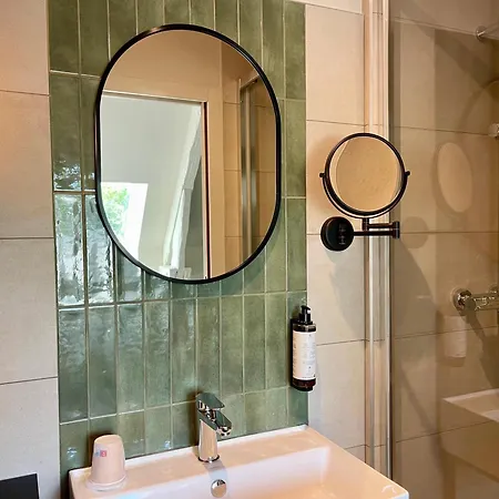 Des Quatre Saisons Hotel 3*