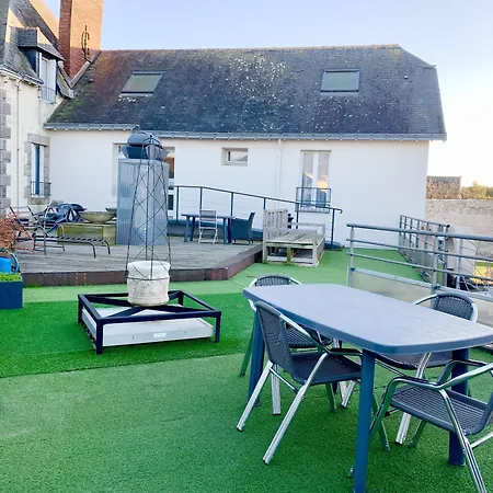 Des Quatre Saisons Hotel 2*