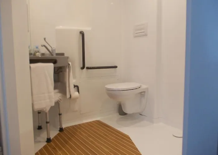 Des Quatre Saisons Hotel 3*